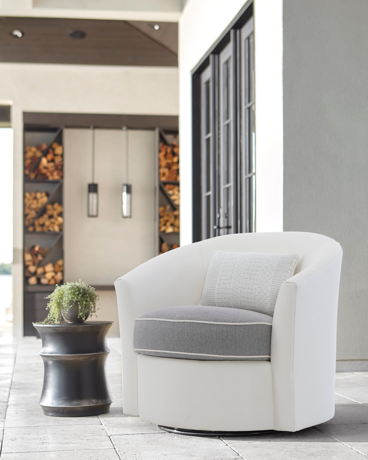 Aventura Outdoor Swivel Chair